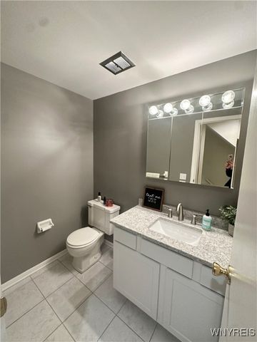 104 Charlesgate Circle, Amherst, NY 14051