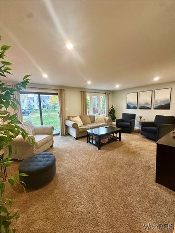 104 Charlesgate Circle, Amherst, NY 14051