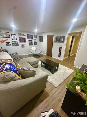 104 Charlesgate Circle, Amherst, NY 14051