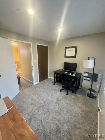 104 Charlesgate Circle, Amherst, NY 14051