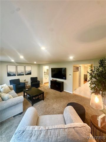 104 Charlesgate Circle, Amherst, NY 14051