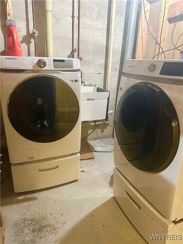 104 Charlesgate Circle, Amherst, NY 14051