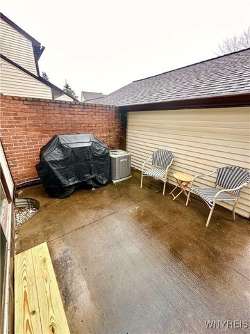 104 Charlesgate Circle, Amherst, NY 14051