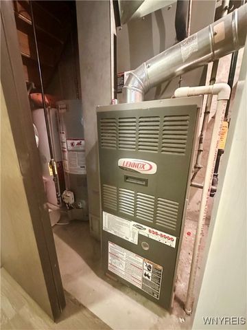 104 Charlesgate Circle, Amherst, NY 14051