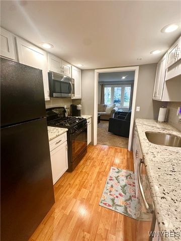 104 Charlesgate Circle, Amherst, NY 14051