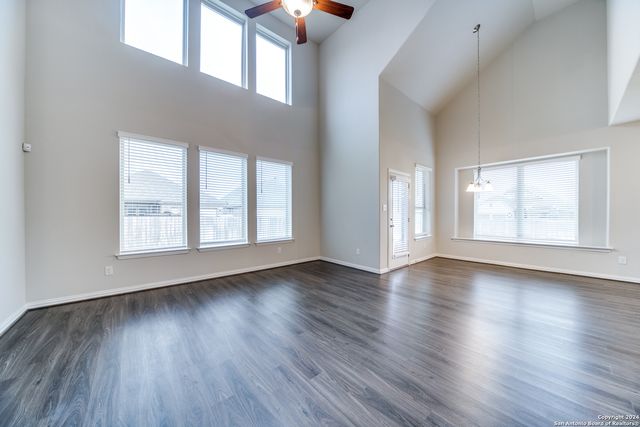 213 ASPEN DR, Boerne, TX 78006