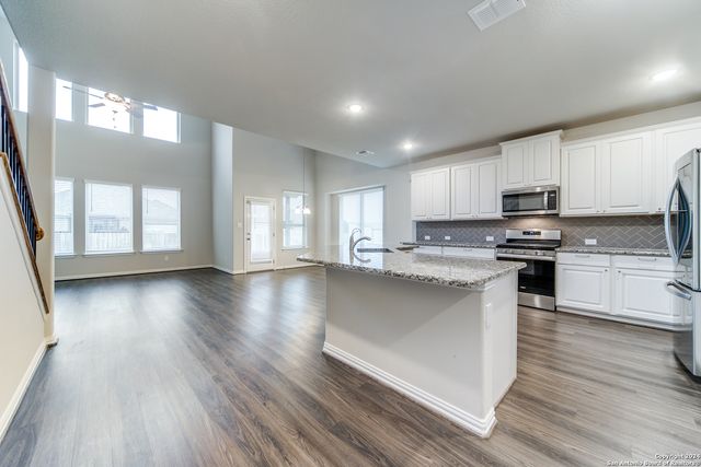 213 ASPEN DR, Boerne, TX 78006