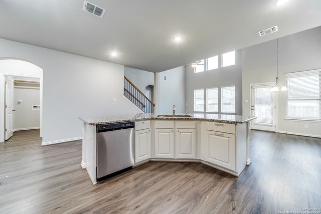 213 ASPEN DR, Boerne, TX 78006
