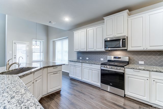 213 ASPEN DR, Boerne, TX 78006