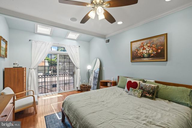 1933 FLEET ST, Baltimore, MD 21231
