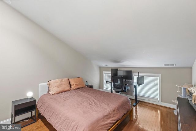 1933 FLEET ST, Baltimore, MD 21231