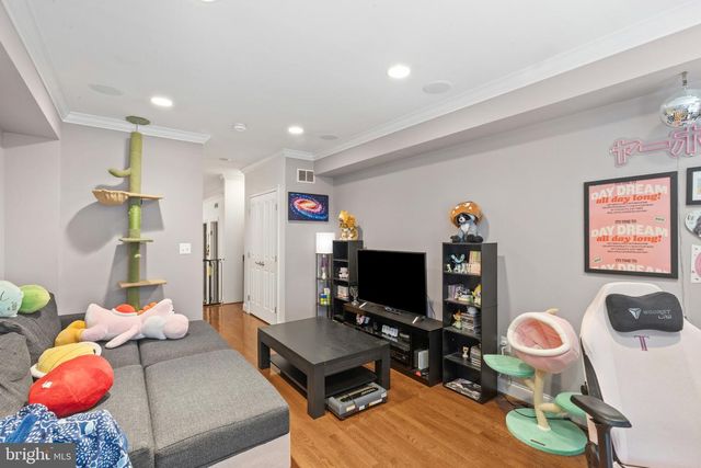 1933 FLEET ST, Baltimore, MD 21231