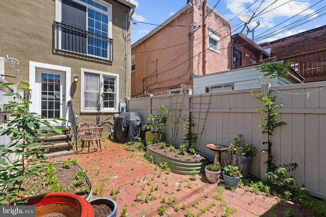 1933 FLEET ST, Baltimore, MD 21231