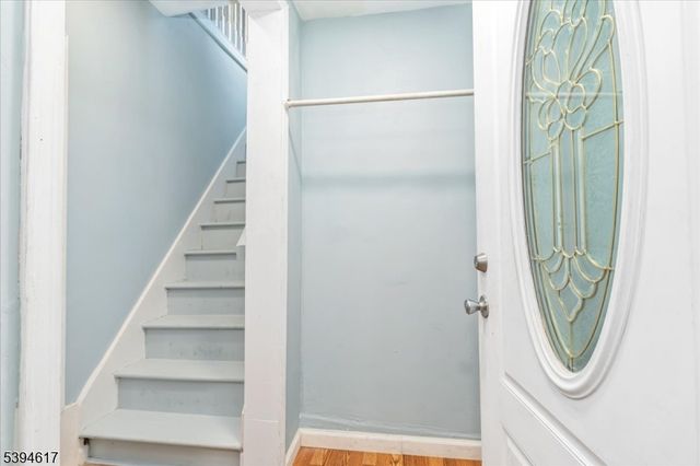 16 Hinsdale Pl, Newark City, NJ 07104