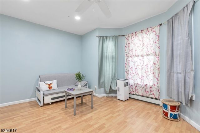 16 Hinsdale Pl, Newark City, NJ 07104