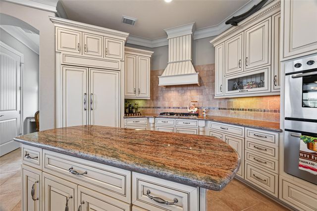 13 Sugarloaf, Hitchcock, TX 77563