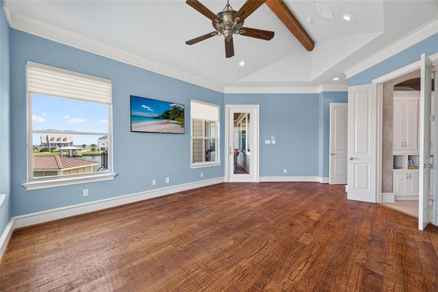 13 Sugarloaf, Hitchcock, TX 77563