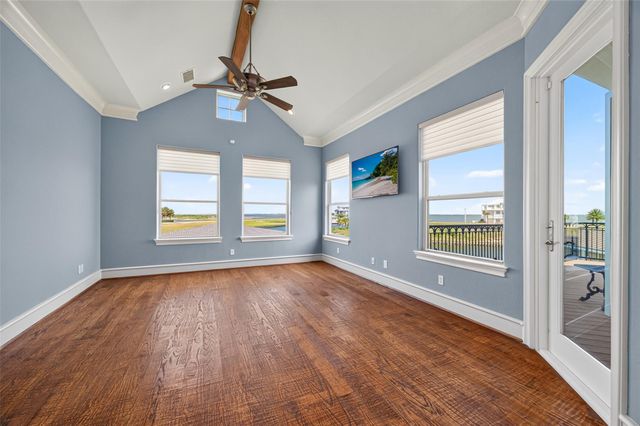 13 Sugarloaf, Hitchcock, TX 77563