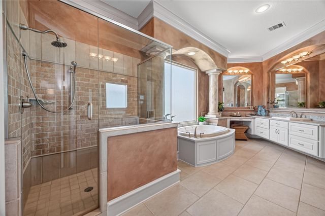 13 Sugarloaf, Hitchcock, TX 77563