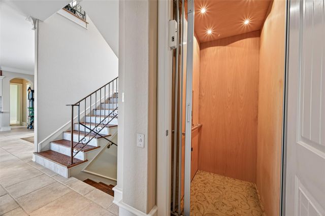 13 Sugarloaf, Hitchcock, TX 77563