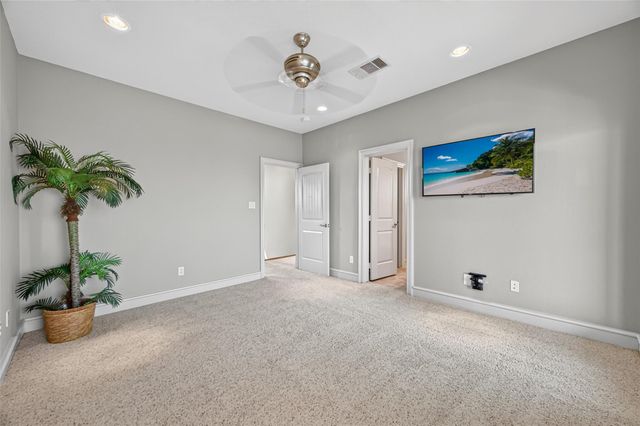 13 Sugarloaf, Hitchcock, TX 77563