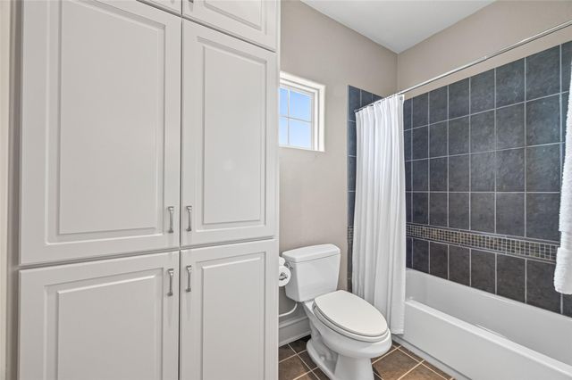 13 Sugarloaf, Hitchcock, TX 77563