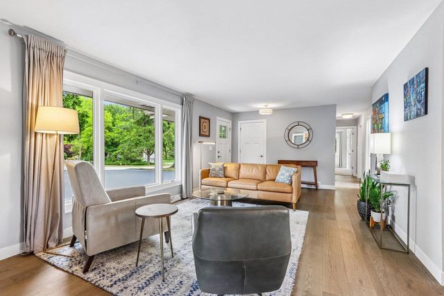 17675 Wexford COURT, Brookfield, WI 53045