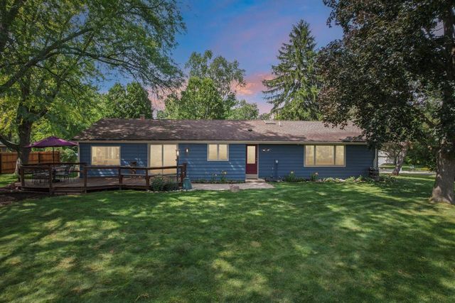 17675 Wexford COURT, Brookfield, WI 53045