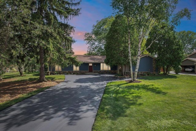 17675 Wexford COURT, Brookfield, WI 53045