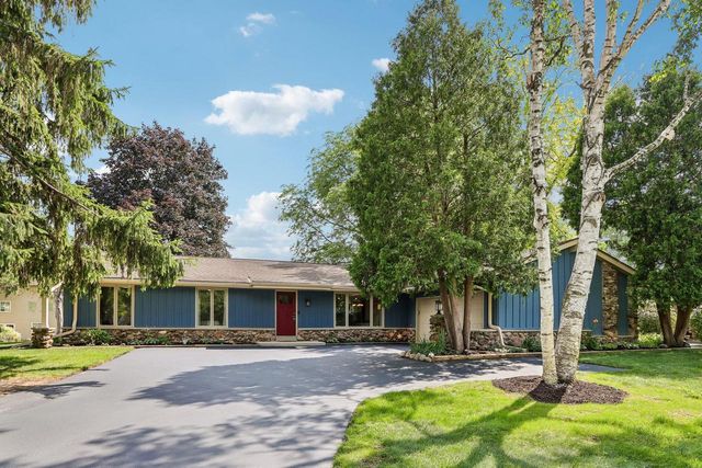 17675 Wexford COURT, Brookfield, WI 53045