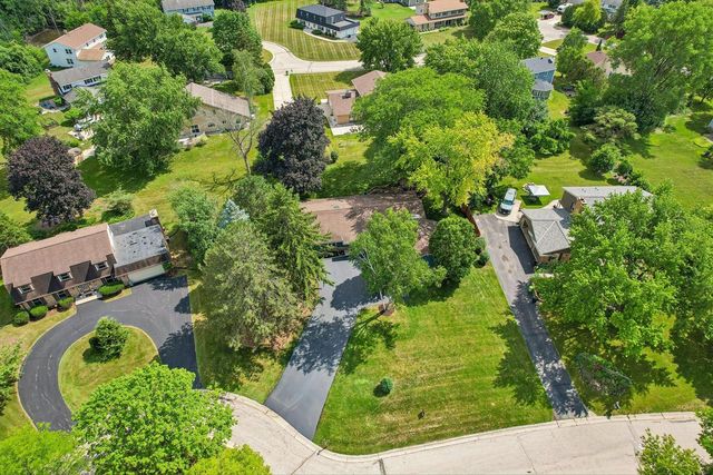 17675 Wexford COURT, Brookfield, WI 53045