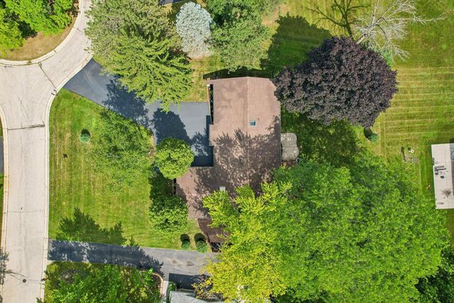 17675 Wexford COURT, Brookfield, WI 53045