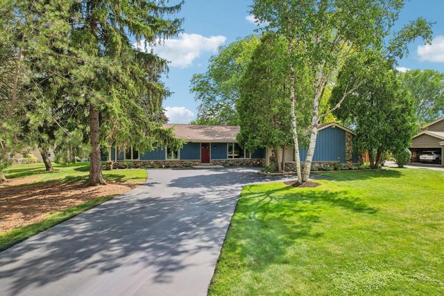 17675 Wexford COURT, Brookfield, WI 53045