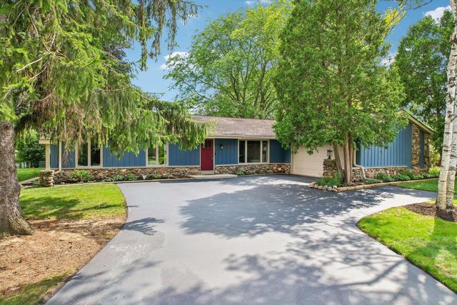 17675 Wexford COURT, Brookfield, WI 53045