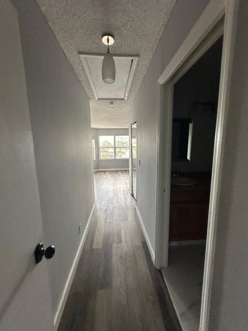 7700 Stone Harbour Drive 4, Lake Worth, FL 33467