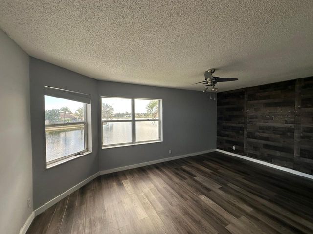 7700 Stone Harbour Drive 4, Lake Worth, FL 33467