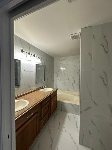 7700 Stone Harbour Drive 4, Lake Worth, FL 33467