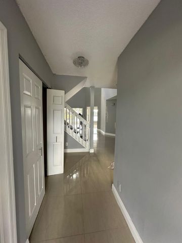 7700 Stone Harbour Drive 4, Lake Worth, FL 33467