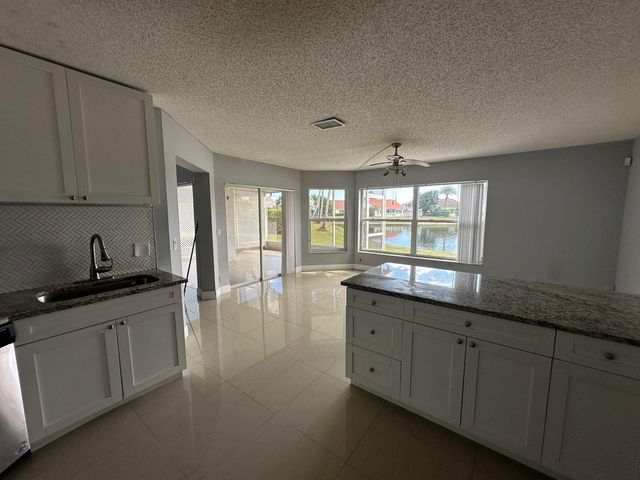 7700 Stone Harbour Drive 4, Lake Worth, FL 33467
