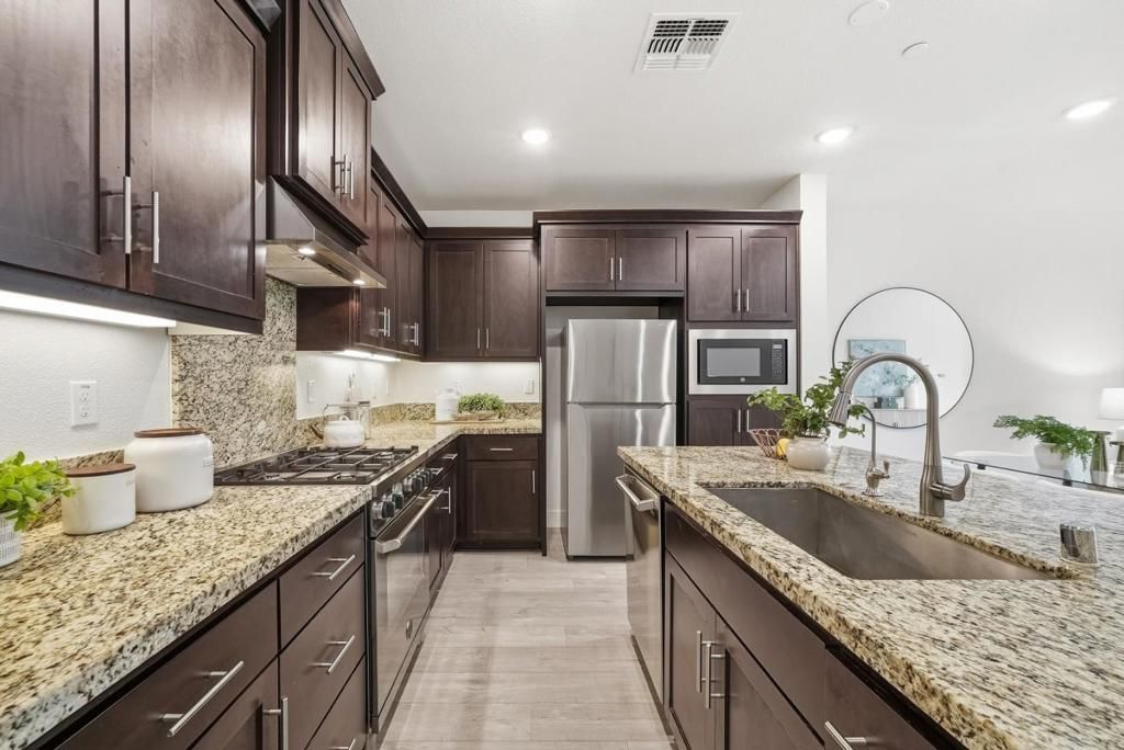 Image 8 of property listing at 762 Amalfi Loop, Milpitas, CA 95035