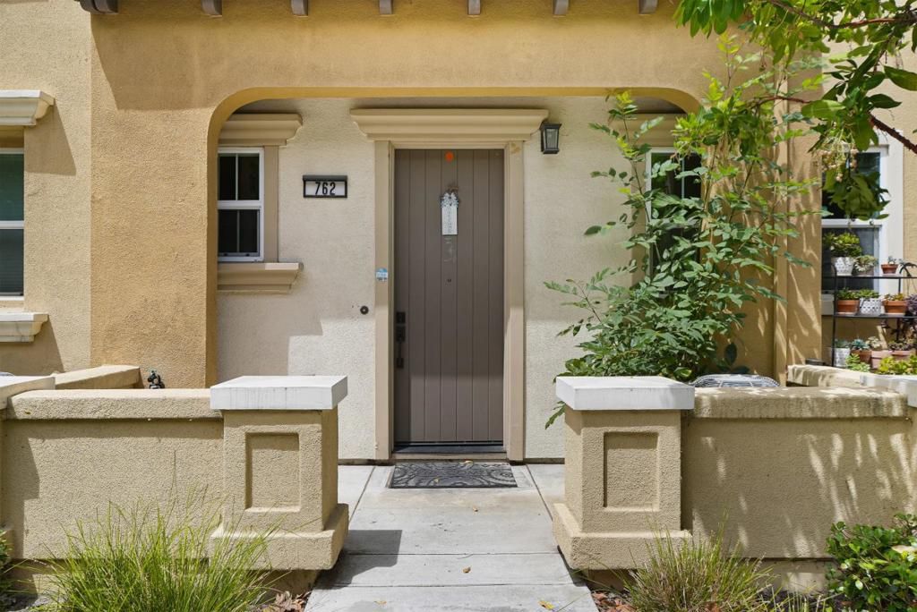 Image 9 of property listing at 762 Amalfi Loop, Milpitas, CA 95035