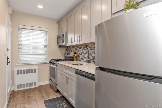 396 Merrick Road 1A, Rockville Centre, NY 11570