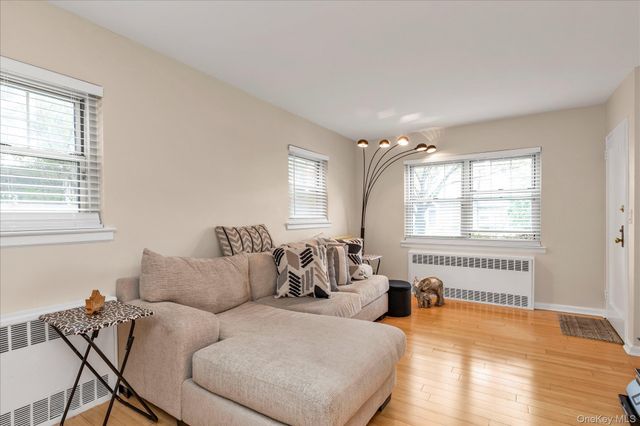 396 Merrick Road 1A, Rockville Centre, NY 11570