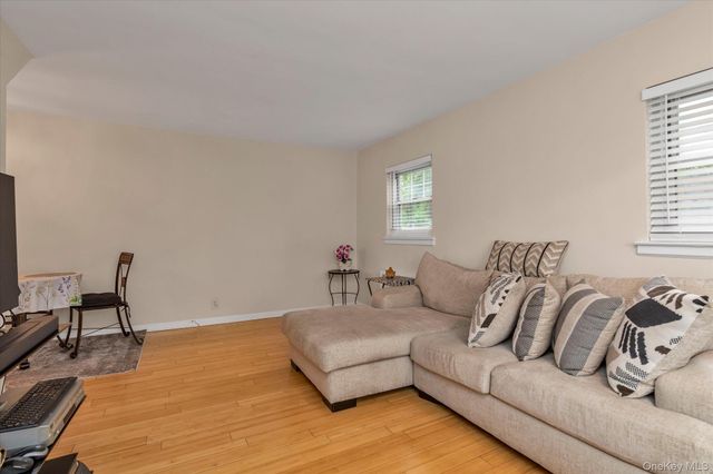 396 Merrick Road 1A, Rockville Centre, NY 11570