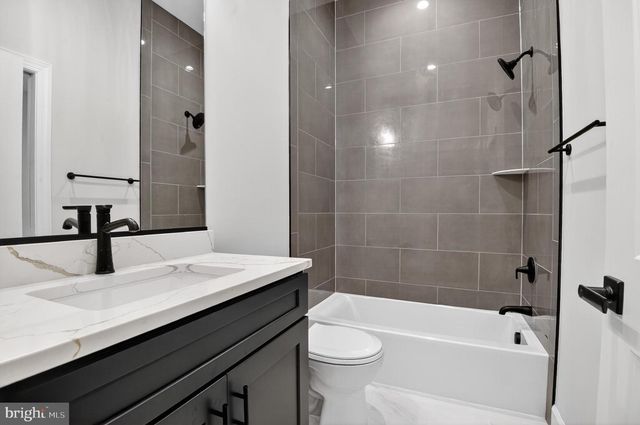 11600 BLUE RIDGE LN, Great Falls, VA 22066