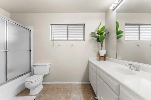 3300 W Avenue J3, Lancaster, CA 93536