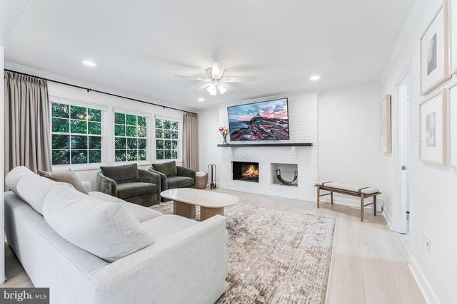 13120 PAVILION LN, Fairfax, VA 22033