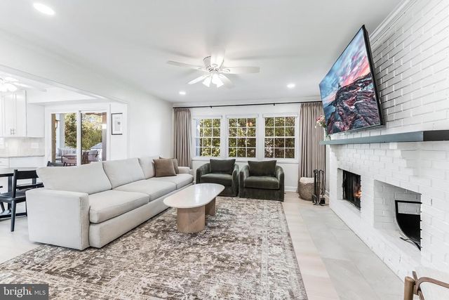 13120 PAVILION LN, Fairfax, VA 22033
