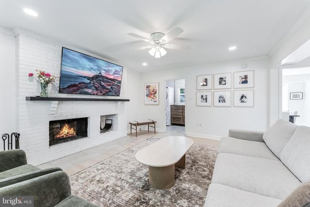 13120 PAVILION LN, Fairfax, VA 22033