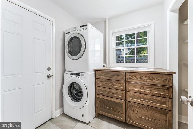13120 PAVILION LN, Fairfax, VA 22033